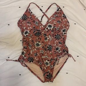 One piece swimsuit ladies XL.  Brand, Kona Sol.😎